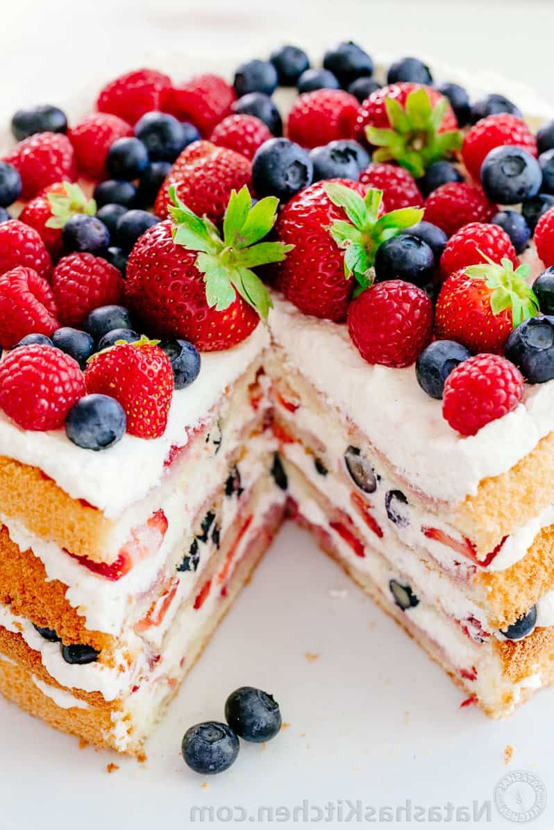 Berry Tiramisu Cake