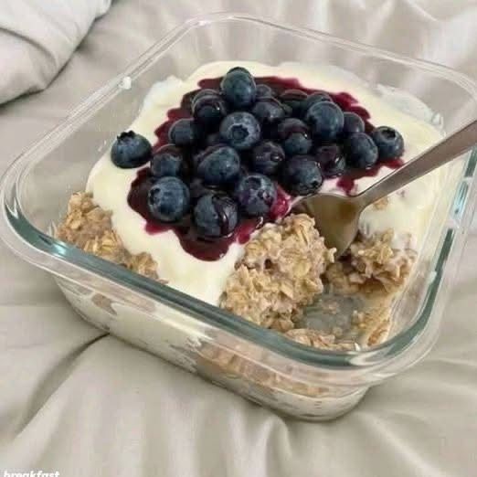 blueberry yogurt oatmeal