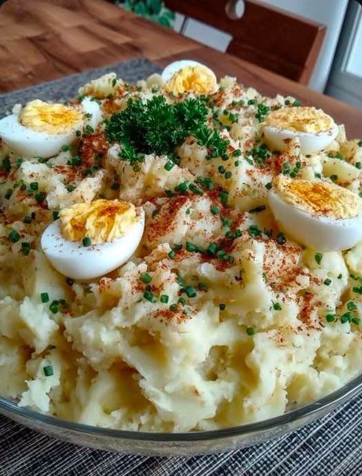 Creamy Mashed Potatoes with Hard-Boiled Eggs
